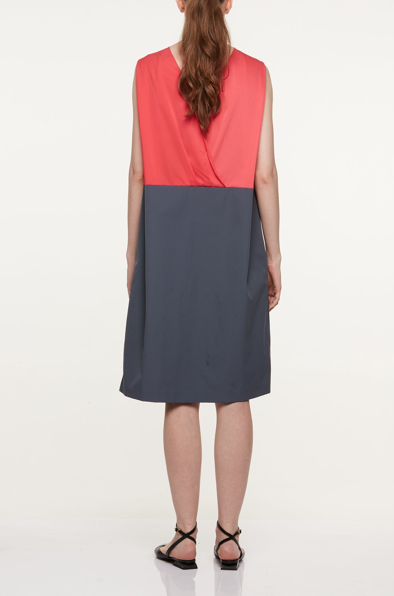 ROUND NECK DRESS WITH CONTRAST BACK PANEL