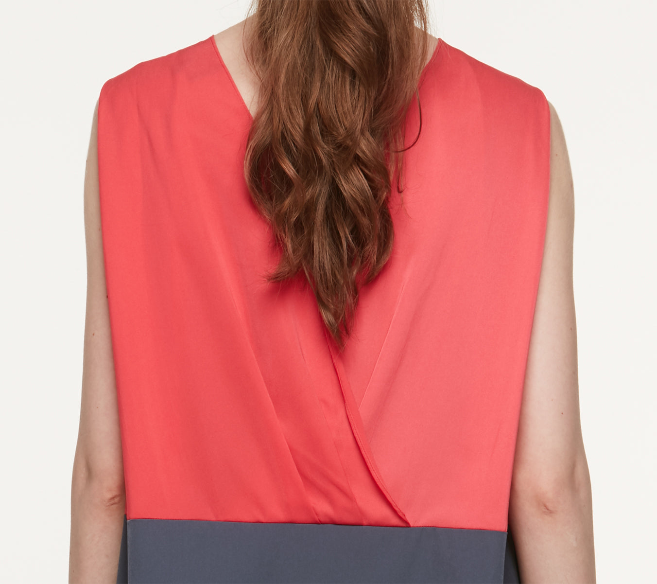 ROUND NECK DRESS WITH CONTRAST BACK PANEL